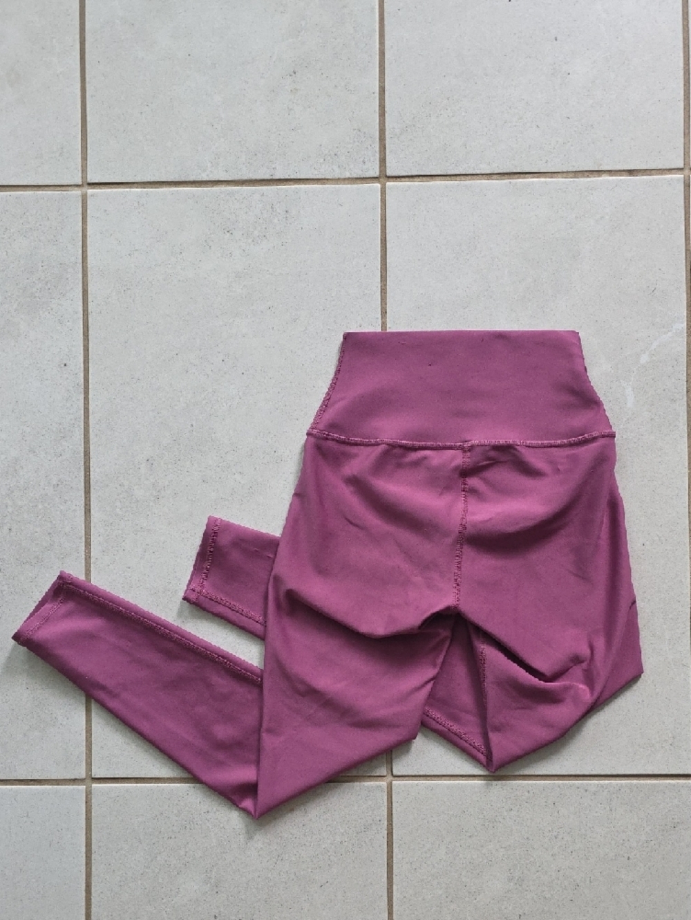 Alo Yoga Pink Leggings XXS | High-Waist Activewear | Gently Worn - Picture 3 of 8